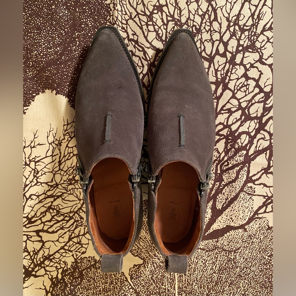 Frye Sascha Zip suede Shootie Bootie Size 8.5 in good condition
